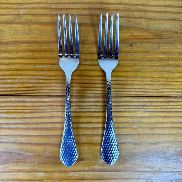 Bon Chef Hammered Stainless Flatware Set | 6-Piece | 18/10 Modern Silverware - Picture 9 of 11